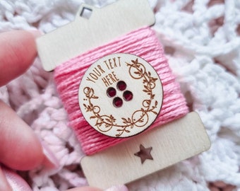 Custom wood buttons with your text and wreath | flat back buttons for crochet | wooden tags, engraved labels for your handmade items