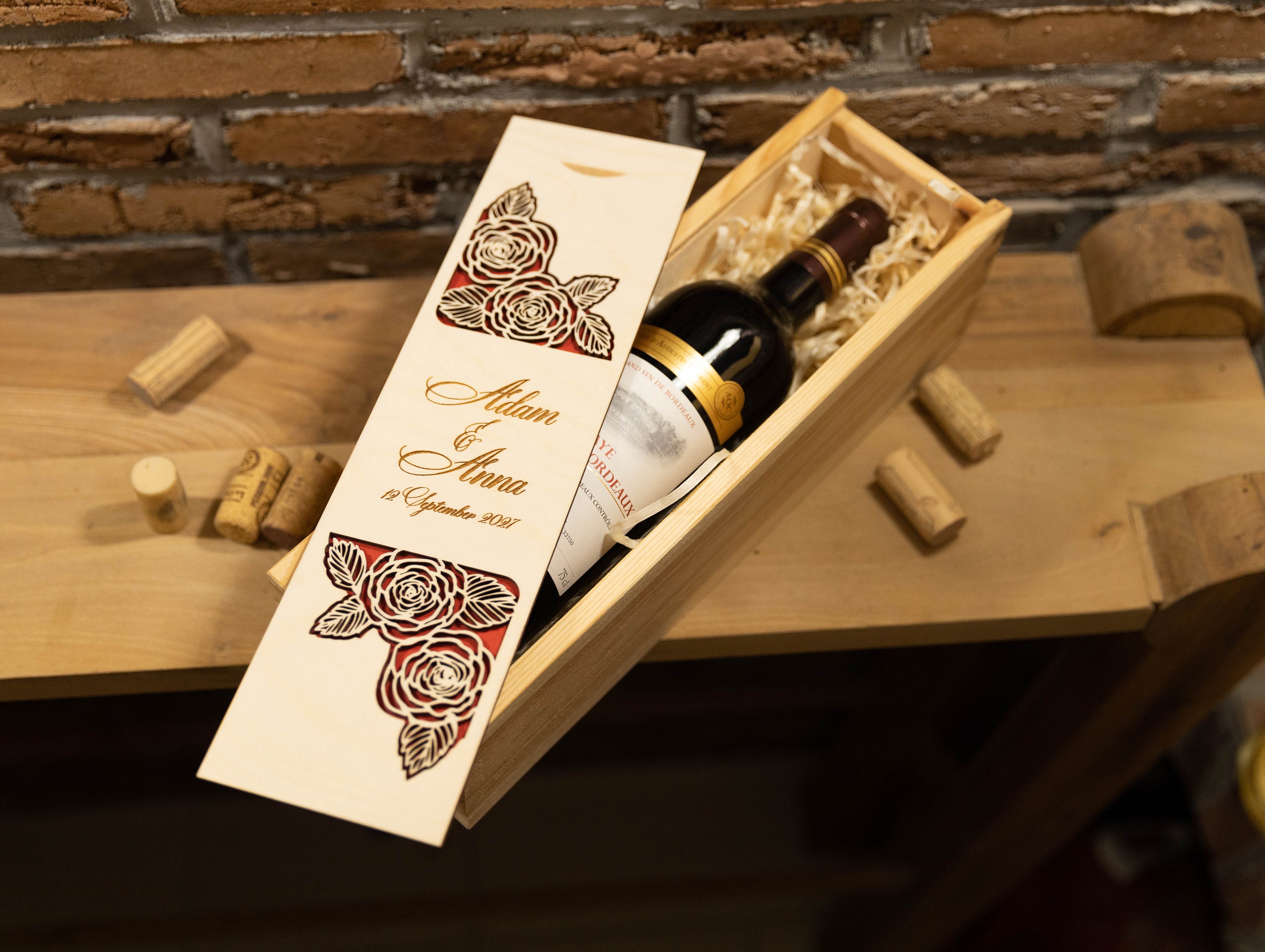 Personalized wooden wine box for a gift anniversary wedding engraving date Christmas gift rose
