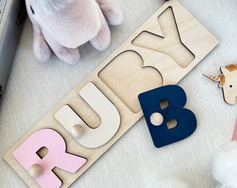 Personligt träpussel med namn för flickor – Pedagogisk leksak och present till födelse, dop, födelsedag | Montessorimotorikleksak