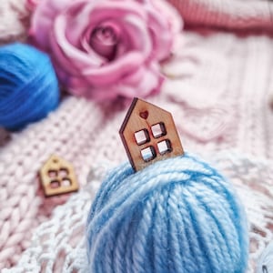 Tiny house buttons | home sweet home | for homemade and handmade items | wooden buttons with window