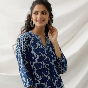 Indigo floral block print tunic immagine 1