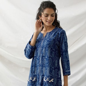 Witziges Kleid mit Indigo Block Print