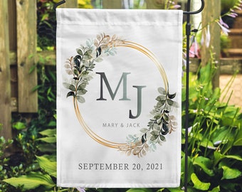 Rustikale Monogramm-Hochzeits-Garten-Flagge: Kundenspezifisches Außendekor