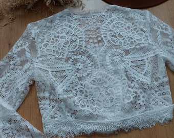 transparent wrapping top made of lace