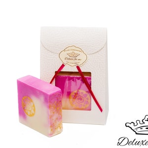 104.21EUR/1kg Rose shower butter with silk in a gift box image 1