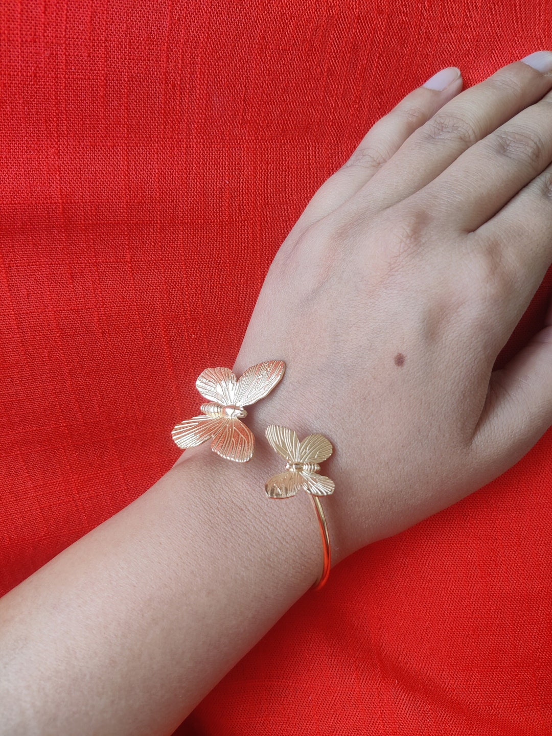 ブレスレット Gold Maxi Beetle Cuff Bracelet Helene Zubeldia Gold Maxi Beetle Cuff Bracelet - Runway Catalog