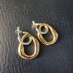 Pendientes de aro bicolor, aros dorados y plateados, pendientes minimalistas bicolor, joyería hecha a mano