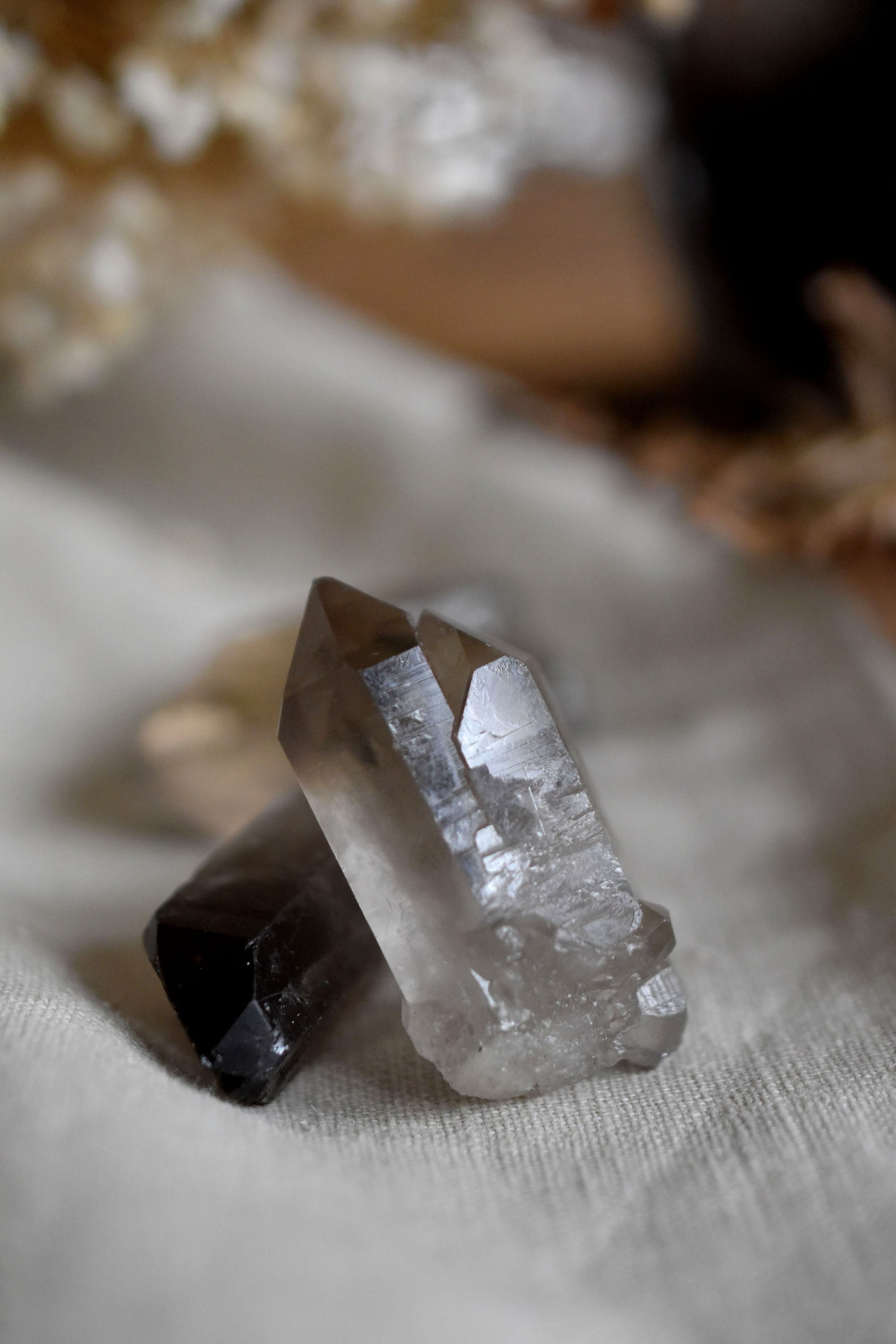Pointe Brute de Quartz Fume - Matérialité & Spiritualité