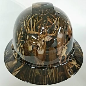 Full brim hydro dipped custom hard hat in big buck deer hunter