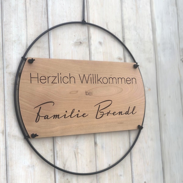 Herzlich Willkommen Türkranz mit Namen, Familien Türschild, Geschenk zum Einzug, Hausbau, Hochzeit, WG Schild, Haustürschild personalisiert