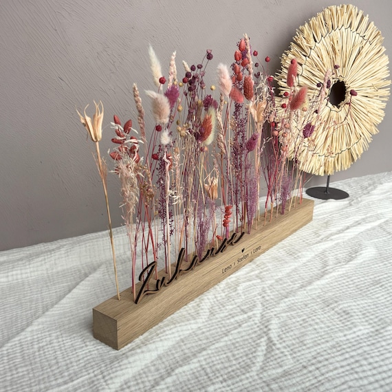 Blumenleiste Zuhause aus Eiche + bunte Trockenblumen, Personalisiertes Einweihungsgeschenk mit Koordinaten, Geschenk zum Einzug, Richtfest