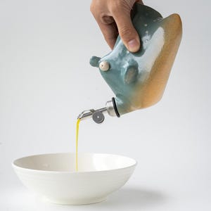 Dispenser per Olio d’Oliva in Ceramica con Beccuccio