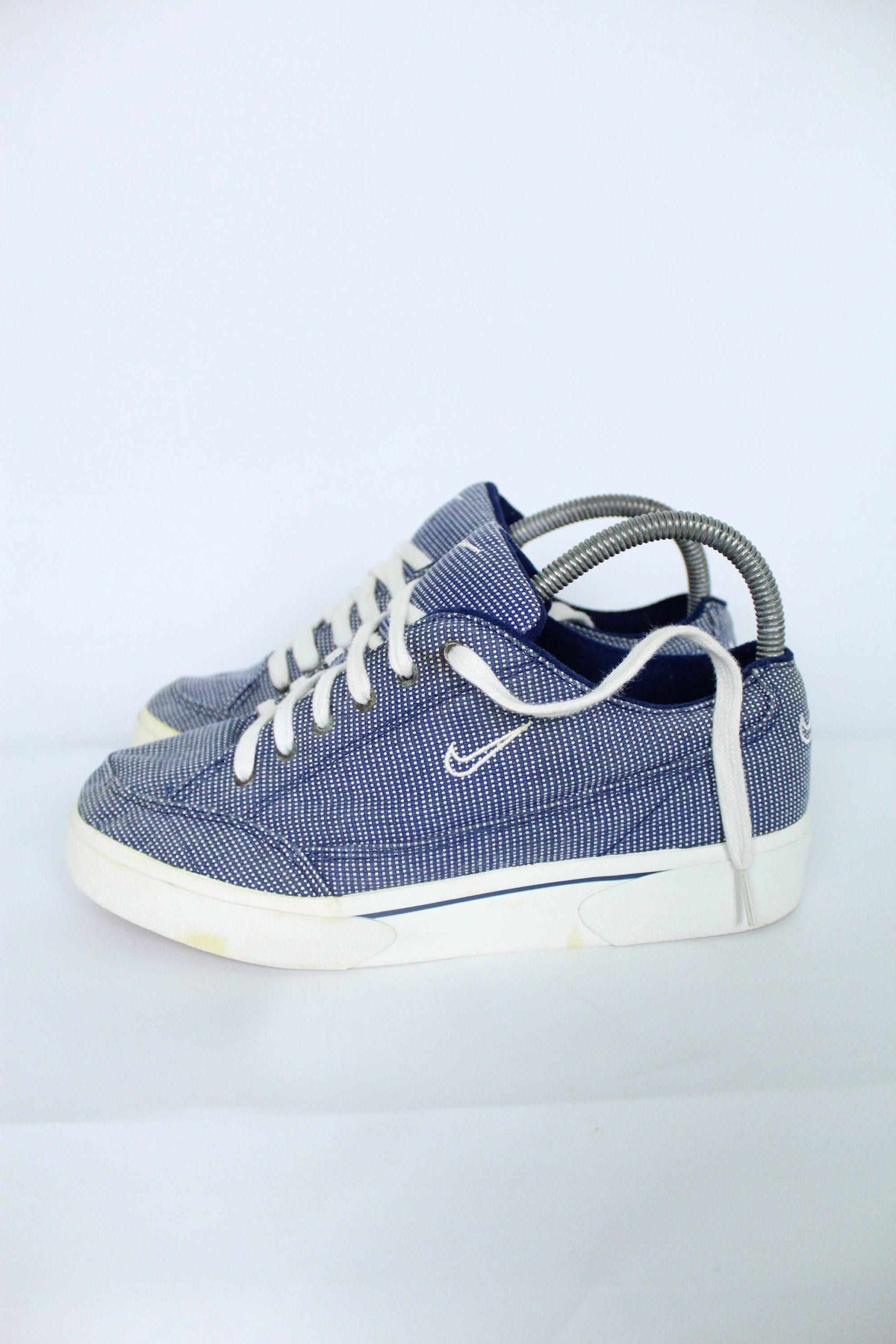 vintage nike canvas shoes