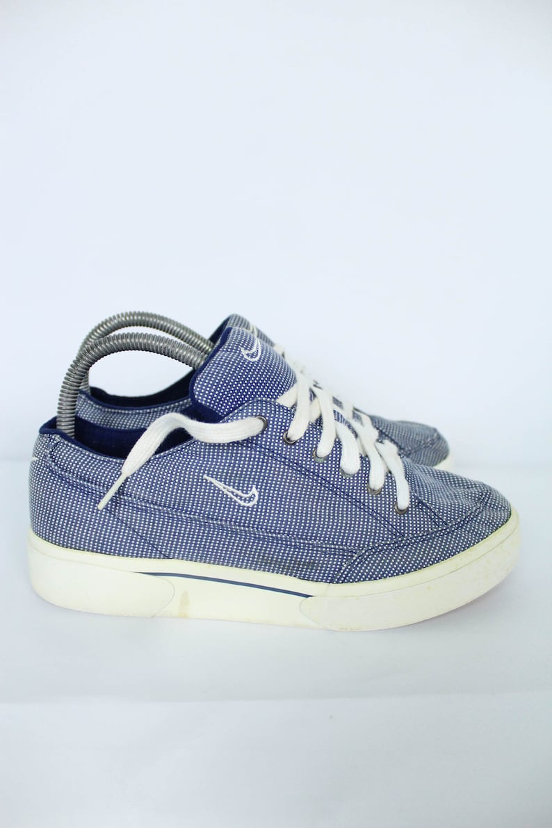 vintage nike canvas shoes