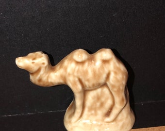 Tea rose Wade whimsy figurine brown camel vintage