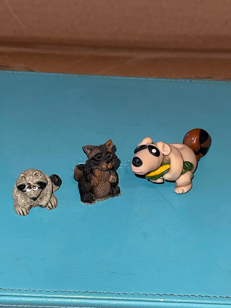 Mini Racoon Figures Vintage Raccoon 3 Plastic Mini Figurines - Etsy