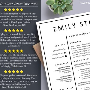 Pu&ograve; includere: Un modello di curriculum vitae in bianco e nero con il testo "Emily Stone" in un grande carattere in alto. Il modello include sezioni per le informazioni di contatto, l'istruzione, l'esperienza lavorativa e il titolo professionale. Il modello include anche una sezione per un riepilogo delle qualifiche e delle competenze. Il modello &egrave; progettato per essere utilizzato dai candidati per creare un curriculum vitae professionale.