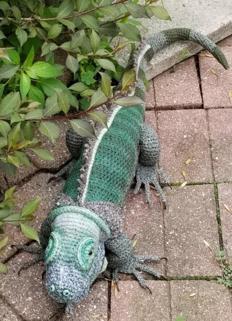 Guanzilla the Iguana Crochet Statue pattern only image 2