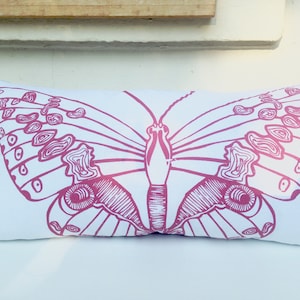 Funda de cojín mariposa, funda de cojín mariposa, cojín estampado a mano, funda de cojín 30 x 60 cm, decoración del hogar, mariposa