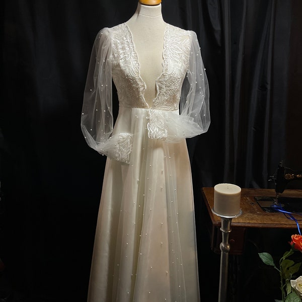 Élégante Robe de Mariée en Mousseline Royale de Soie Française et Dentelles Françaises, robe longue de mariée, robe de mariée luxueuse
