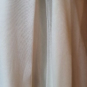 Robe de mariée, robe de fêtes, robe en mousseline et tulle blanche, robe longue dos nus grande taille. image 9