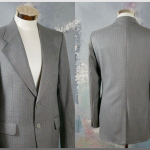 Leichte graue Wolle Blazer, Anfang der 1980er Jahre europäischen Vintage Einreiher Jacke w subtile Pin Streifen, Retro Herrenmode, Made in Austria: 40 US/UK