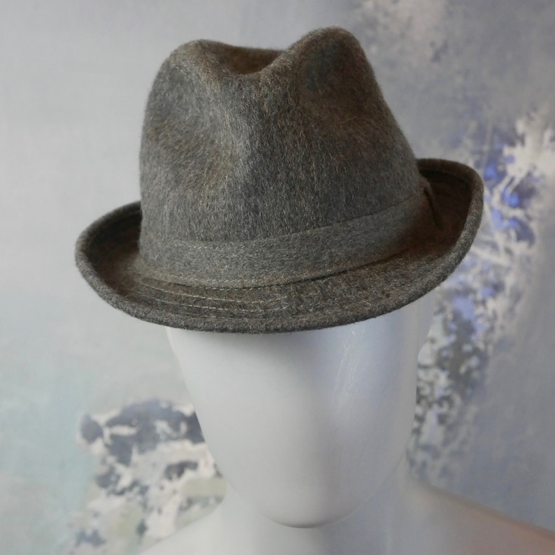 1980s Gray Trilby Hat Size Medium 7 18 US, 7 UK, 57 EU, 22.5 inches French Vintage Mohair Felted Wool Fedora