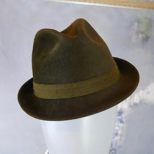 1960s Olive Brown Lapin Hair Trilby Hat, German Vintage Rabbit Fur Felt Fedora: Size Small (6 7/8 US, 6 3/4 UK, 55 EU, 21 5/8 inches)
