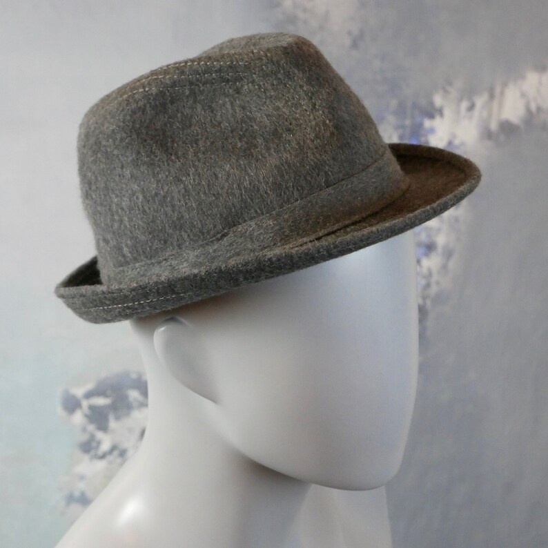1980s Gray Trilby Hat Size Medium 7 18 US, 7 UK, 57 EU, 22.5 inches French Vintage Mohair Felted Wool Fedora