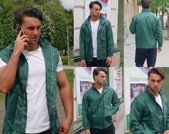 Green Windbreaker Jacket, Mens 1990s Vintage Lightweight Nylon Raincoat with Concealed Hood, Detachable Sleeves Vest: Size 42 US/UK)