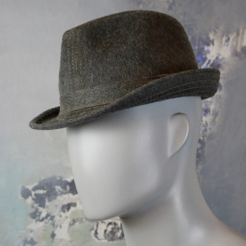 1980s Gray Trilby Hat Size Medium 7 18 US, 7 UK, 57 EU, 22.5 inches French Vintage Mohair Felted Wool Fedora