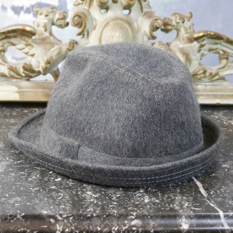1980s Gray Trilby Hat Size Medium 7 18 US, 7 UK, 57 EU, 22.5 inches French Vintage Mohair Felted Wool Fedora