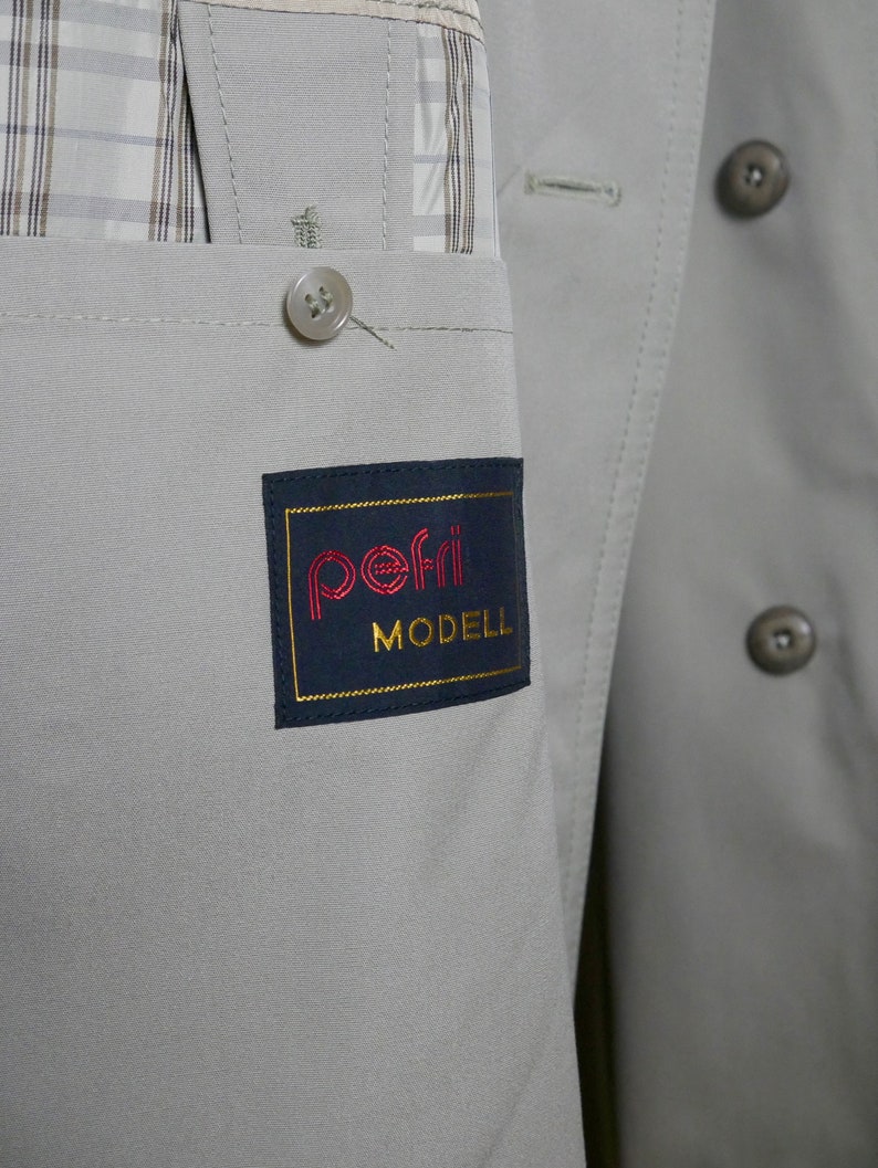 Retro Menswear German Single-Breasted Dusty Pale Green Classic Belted Raincoat Size 42 USUK Vintage Trench Coat