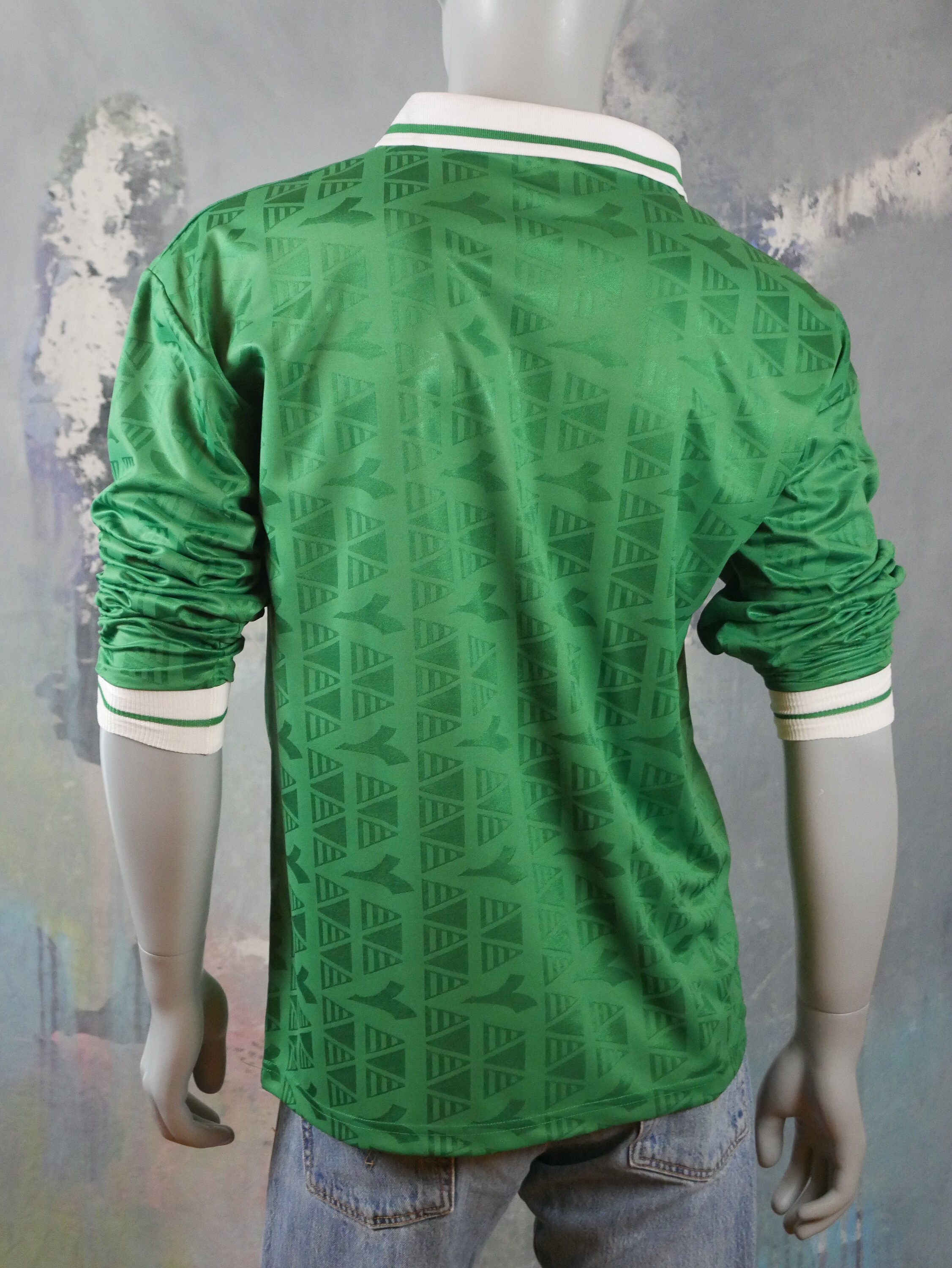 1990s Diadora Football Shirt, Green Long-sleeve Italian Soccer Jersey, Men's Retro Sportswear: Size XL 42 to 44 US/UK - Etsy 1990s Diadora Football Shirt, Green Long-sleeve Italian Soccer Jersey, Men's Retro Sportswear: Size XL 42 to 44 US/UK - Etsy