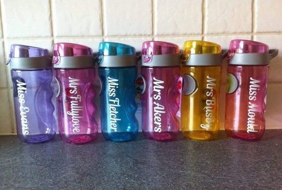 Personalised Name Vinyl Decal *STICKER* School Water Bottle●BOTTLE NOT INCLUDED