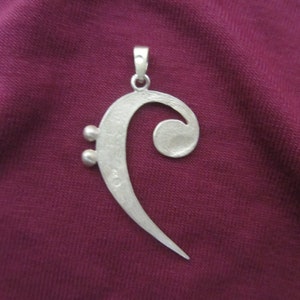 Bass note key pendant in silver, large image 3