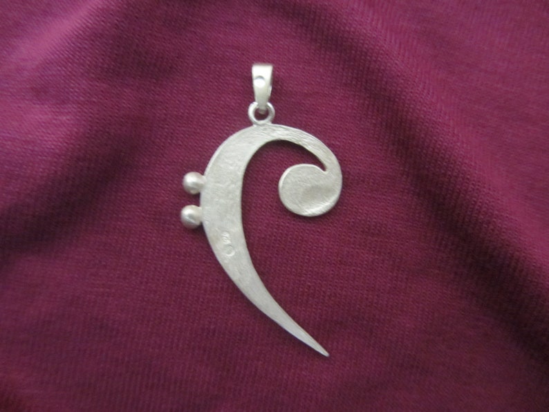 Bass note key pendant in silver, large image 3