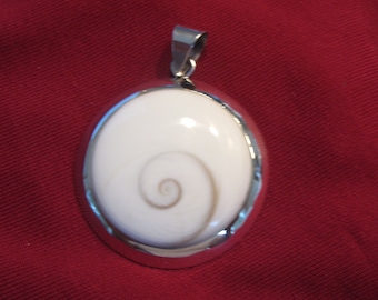 Round shiva shell pendant, xxl