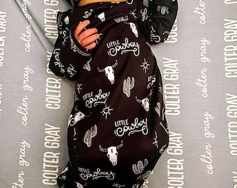 baby gown, knotted gown, tie gown with hat, western gown, baby going home outfit, baby gown home outfit, baby gown set,western, cowboy gown