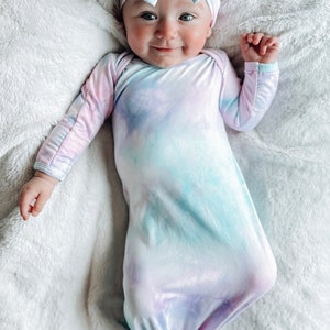 Babykleid, Rüschenkleid, geknotetes Kleid, nach Hause gehen Outfit, Baby-Dusche-Geschenk, Neugeborenen Kleid, Baby Mädchen Tie Dye Kleid, Babyparty, Tie Dye