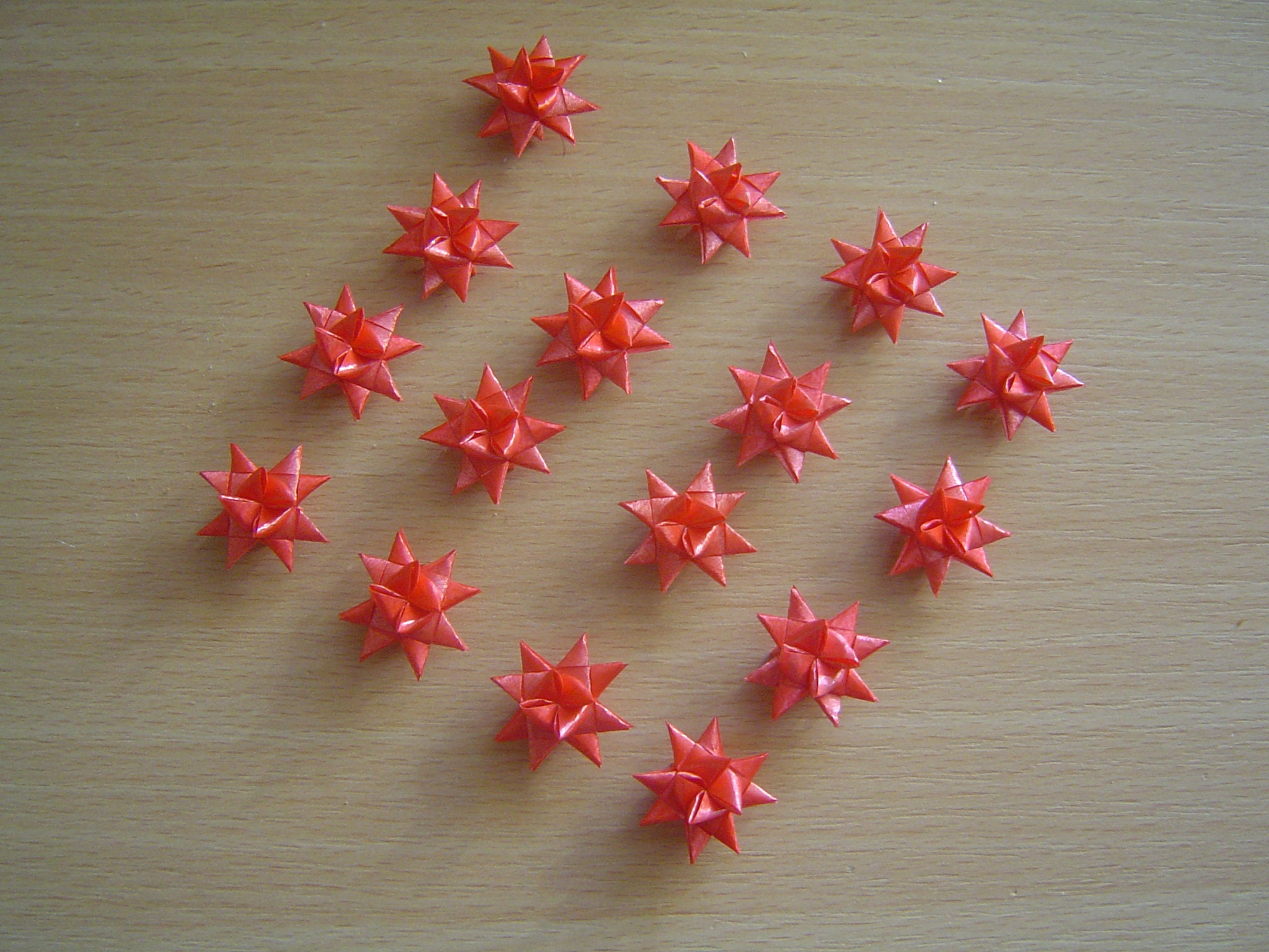 16 Mini Fröbelsterne Deko Rot - .de