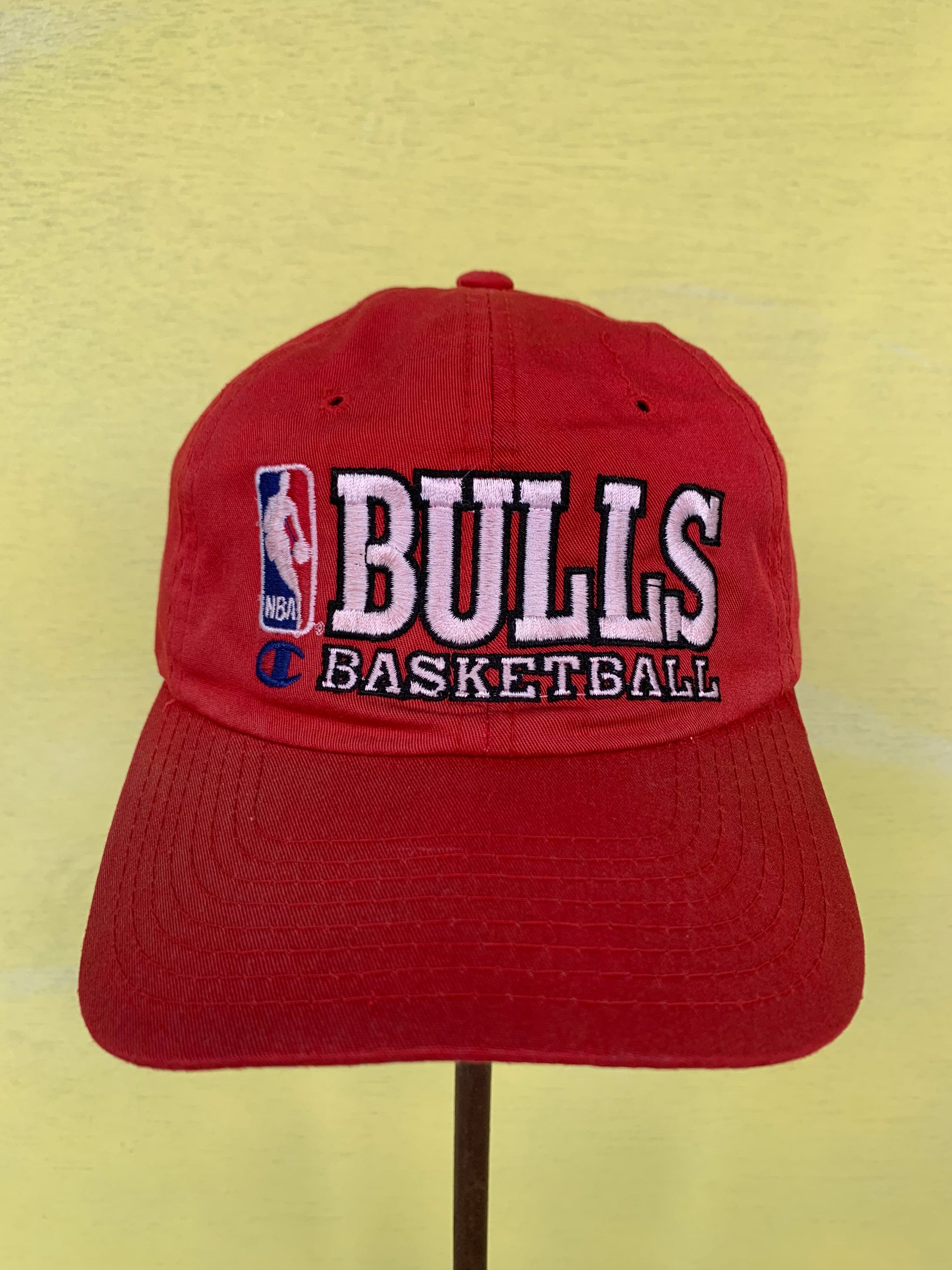 Vintage 90s Red Mitchell And Ness NBA Chicago Bulls Cap Cotton– Domno  Vintage