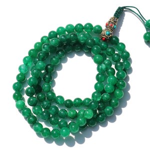 Grüne Jade Mala 108 Perlen Halskette Handgeknüpfte Rosenkranz Yoga Meditation Perlen Japa Mala mit Guru Perle