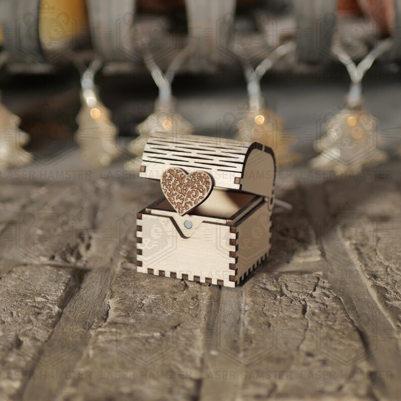 HERT JEWERLY BOX