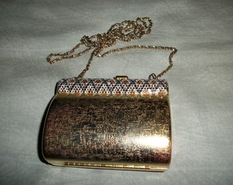 Le-Ann Gold Metal evening bag with rhinestone clasp, chain. Vintage