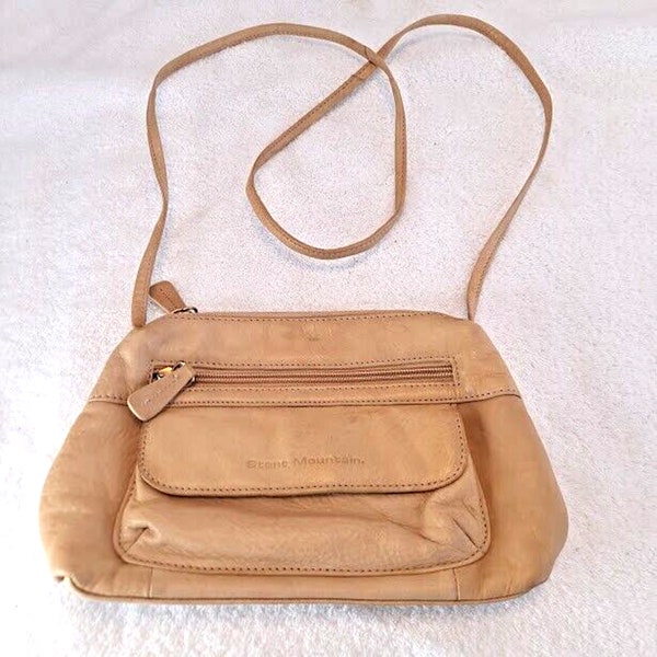 Stone Mountain Purse Crossbody Bag Tan Magnetic Close Pocket Zip 9x6x2" Strap 22