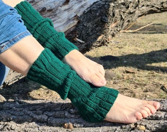 Geribbelde, heldere voetloze sokken, beenwarmers van een wolmix, handgebreide beenkappen, groene laarstoppers
