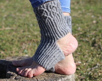 Handknit Yoga Socks with Elegant Cable Pattern - Non-Slip Heelless Pilates Socks - Wool Blend - Perfect for Yoga & Barre