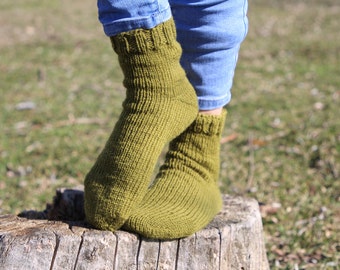 Hand-Knitted Olive Green Wool Socks - Comfortable, Warm, Thick Knit Casual Socks - Unisex Winter Socks - Outdoor Wear - Gift for Hikers