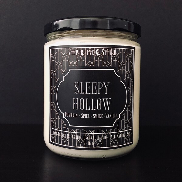 SLEEPY HOLLOW | Bougie de soja parfumée | citrouille, épices, fumée, vanille | Bougie de 16 onces | Cadeau livresques | Cavalier sans tête | Bougie d'Halloween